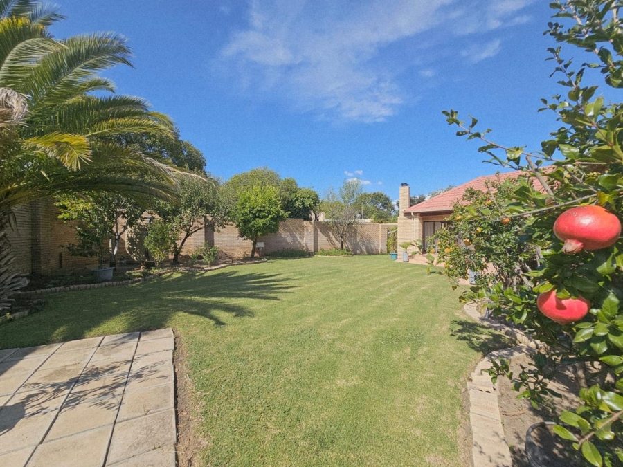 4 Bedroom Property for Sale in Ladybrand Free State